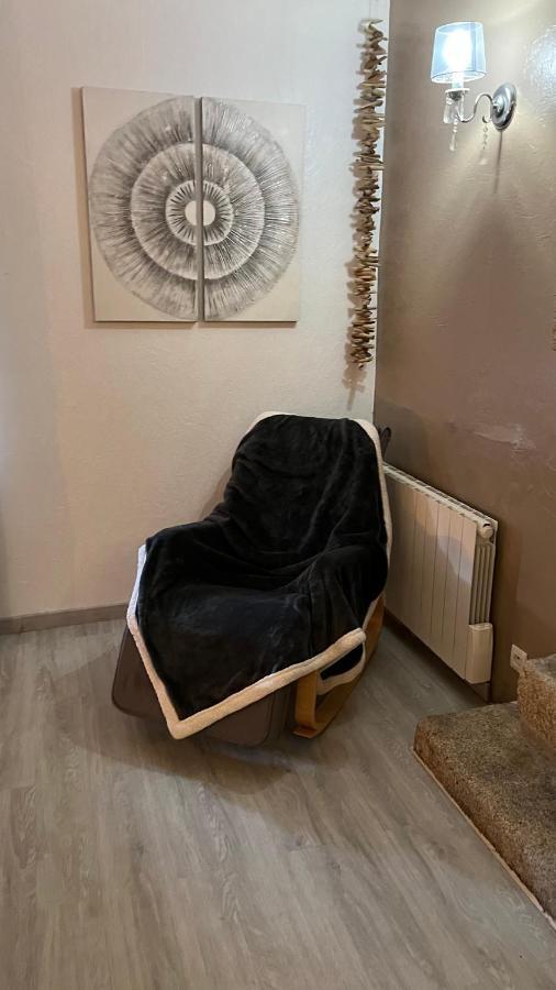 Appartement En Entree De Ville Avec Balneo ปงต์-ลับเบ ภายนอก รูปภาพ